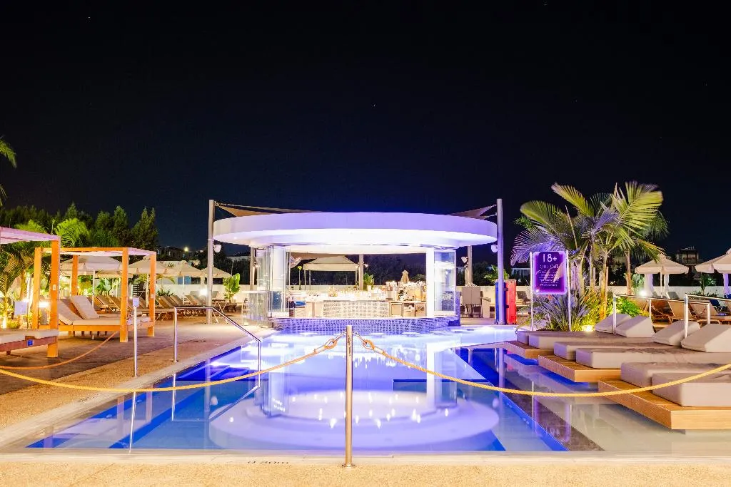Pool, Kapetanios Bay Hotel Protaras, Cyprus