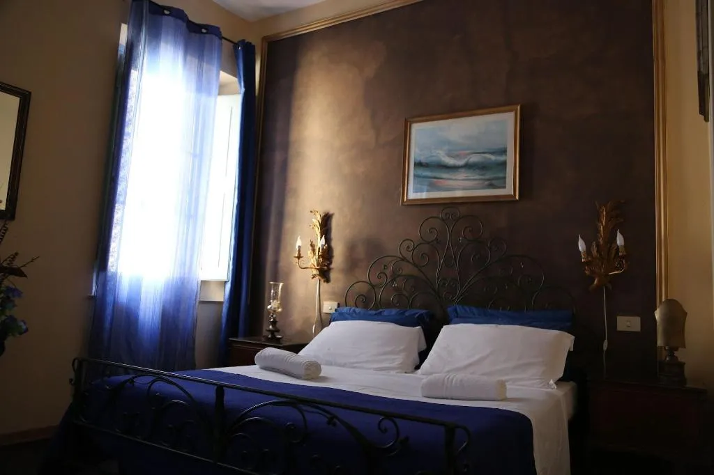 Room, Riverbanks, Florence