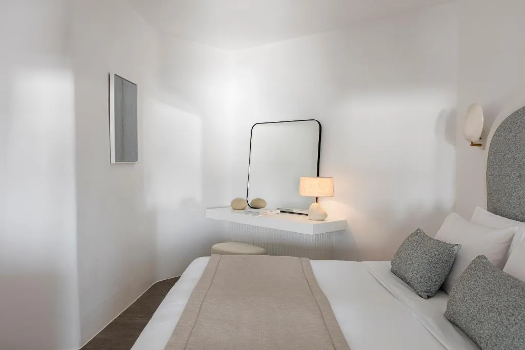 SUITE WITH PRIVATE POOL Room, Canaves Oia Suites, Santorini