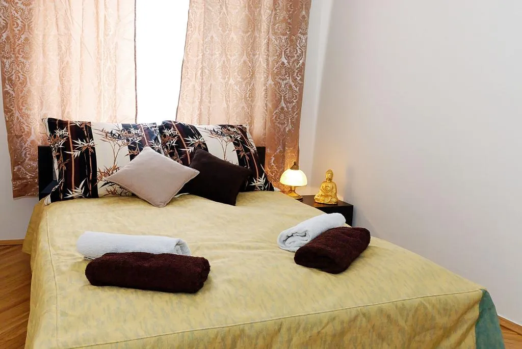 APARTMENT CAPACITY 4 ONE BEDROOM Room, P&J Tourist Apartments, Krakow