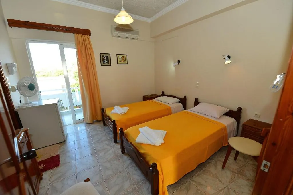 Room, Family Bikakis, Crete