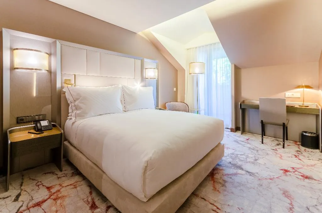 DOUBLE SUPERIOR Room, Turim Boulevard, Lisbon