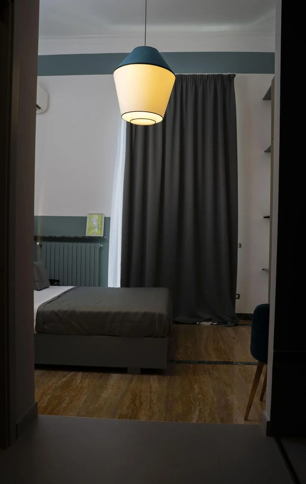 Room, Rettifilo 311, Naples