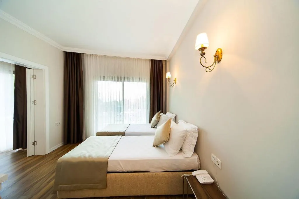 FAMILY ROOM BUSINESS Room, As Hotel Cesme, Izmir