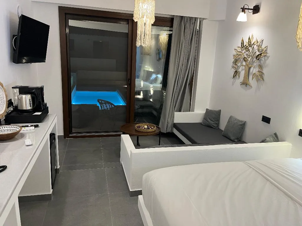 SUITE WITH PRIVATE POOL Room, Skopelos Holidays Hotel & Spa, Skiathos