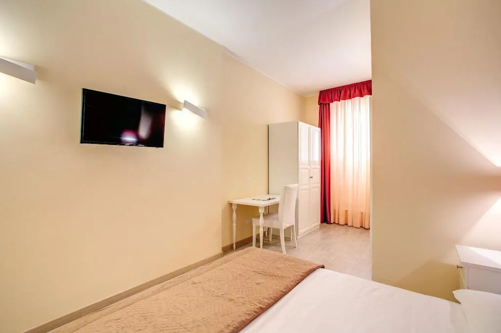 Room, Top Floor Navona, Rome