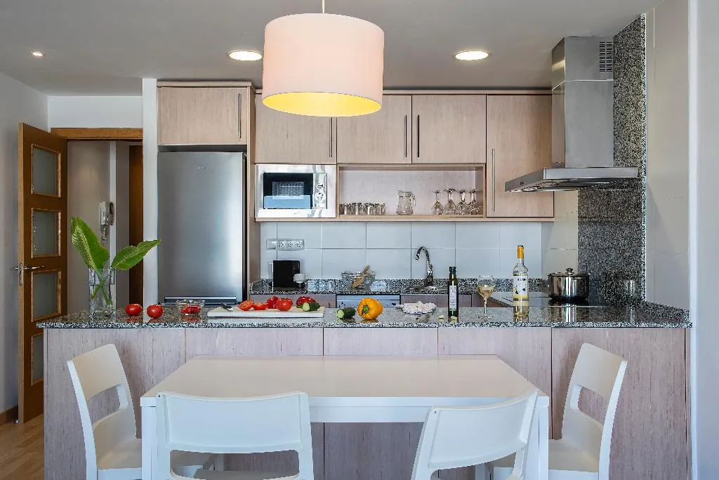 APARTMENT CAPACITY 6 TWO BEDROOMS Room, Pierre & Vacances Empuriabrava, Costa Brava
