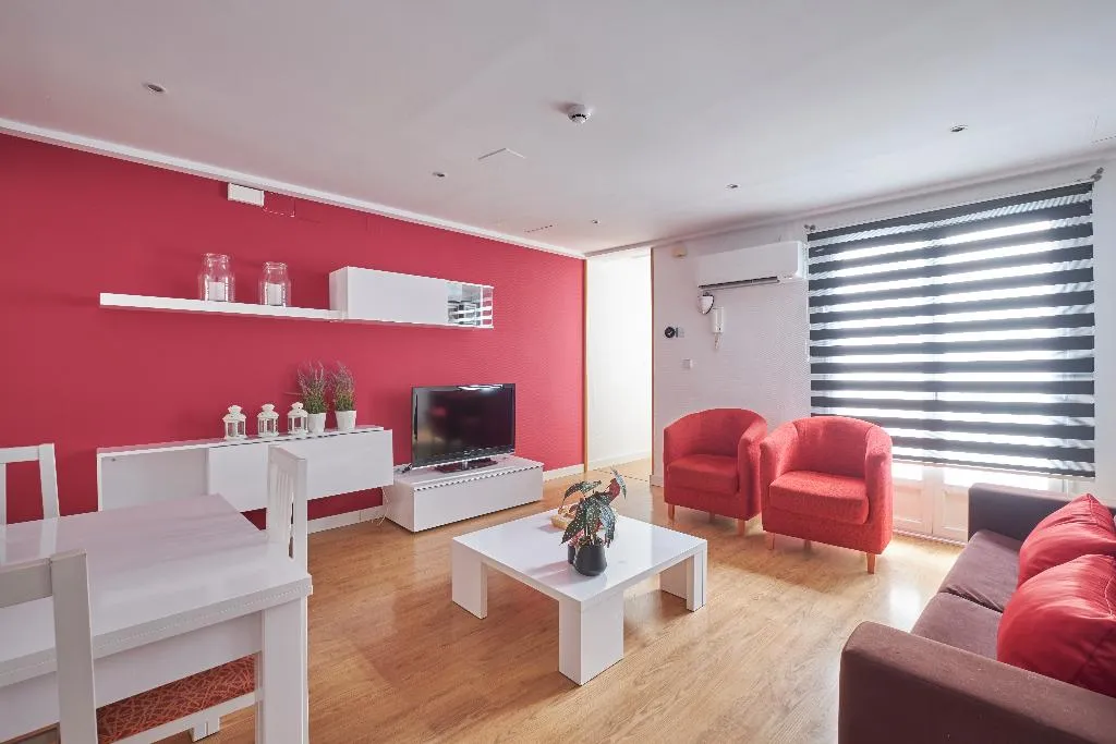 APARTMENT TWO BEDROOMS Room, Apartamentos en Sol, Madrid