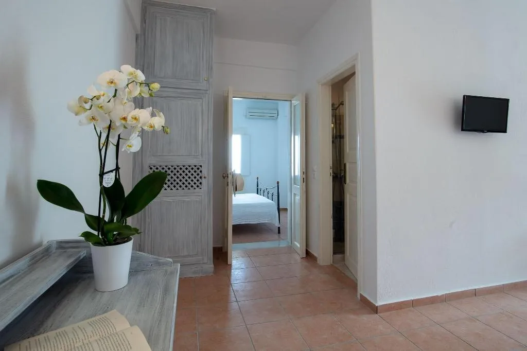 Room, Anchor Suites, Santorini