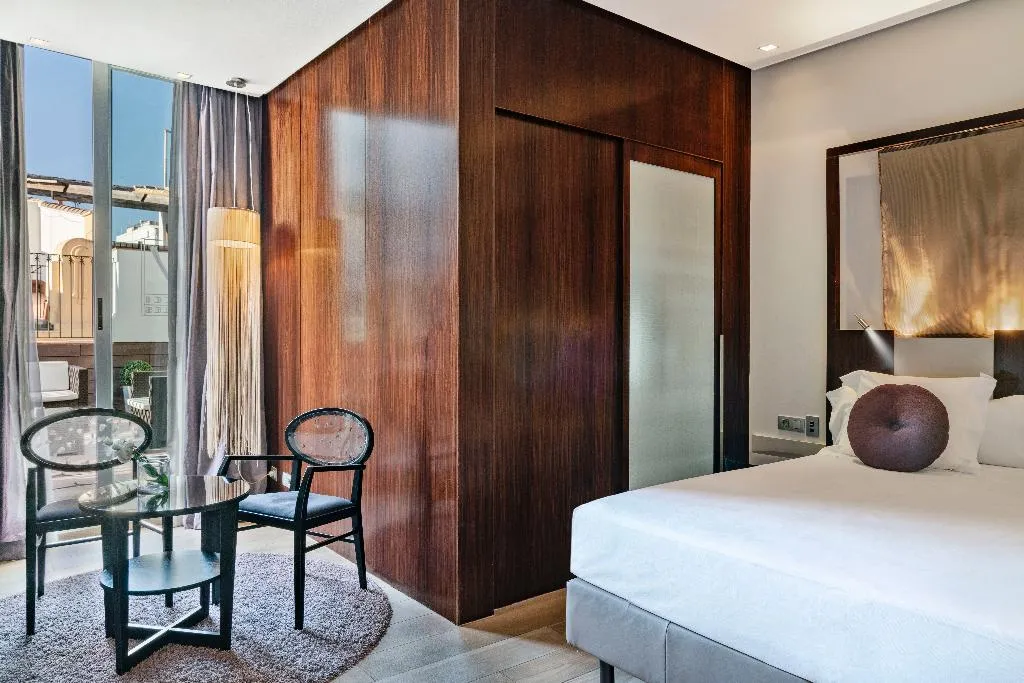 DOUBLE SUPERIOR Room, Vincci Palace, Valencia