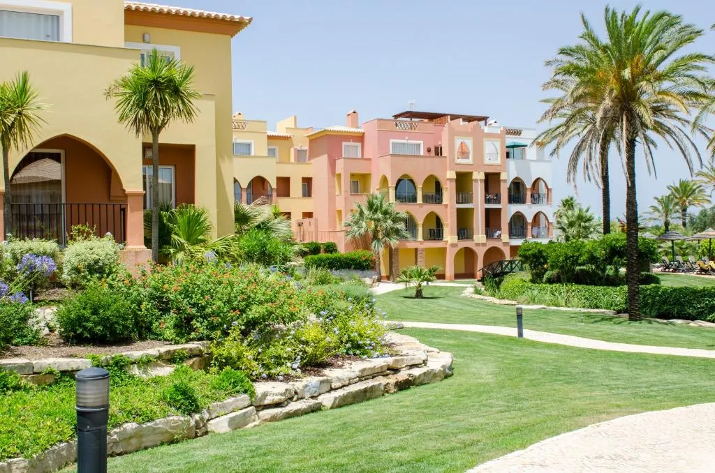 General view, Jardim da Meia Praia, Algarve