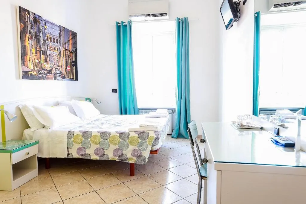 Room, The Beehive, Naples
