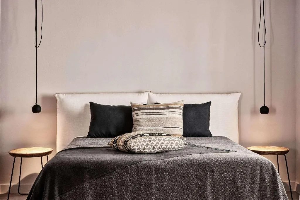 Room, Minos Beach Art Hotel, a Member of Design Hotels, Crete