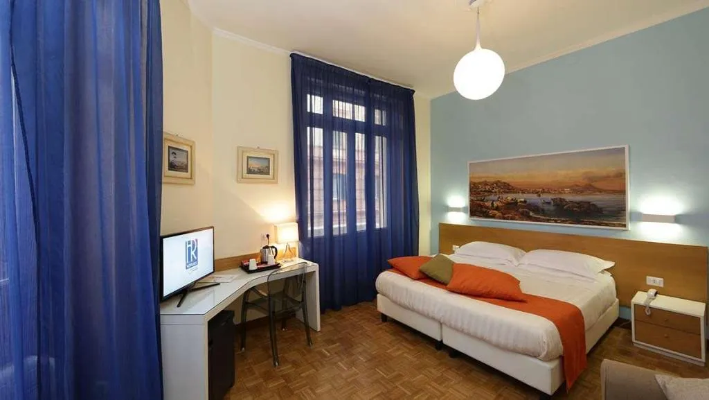 Room, Rex, Naples