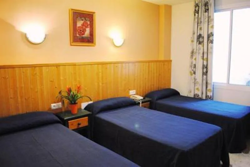 TRIPLE STANDARD Room, Maria Cristina, Costa Del Sol