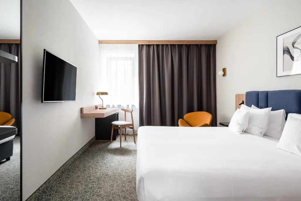 DOUBLE STANDARD Room, Dwor w Tomaszowicach, Krakow