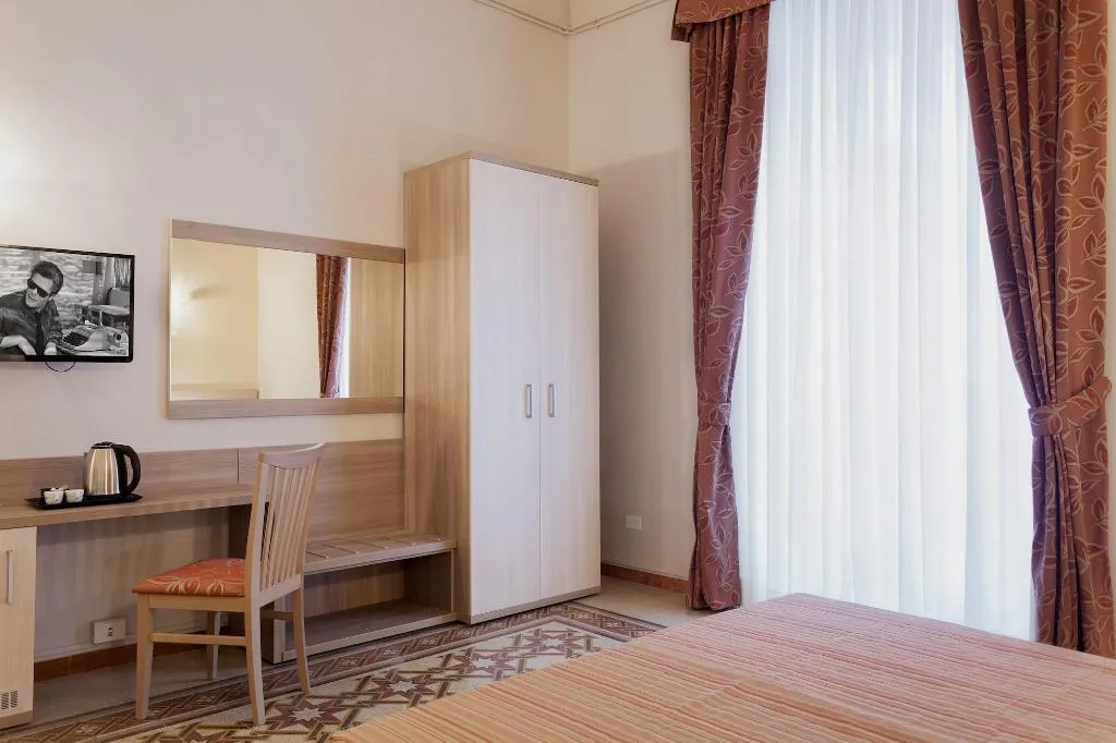 Room, Domus Napoleone, Naples