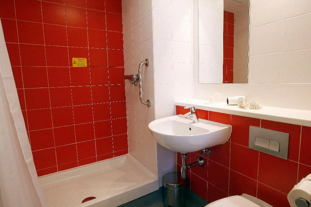 TWIN CAPACITY 2 Room, Travelodge Valencia Aeropuerto, Valencia