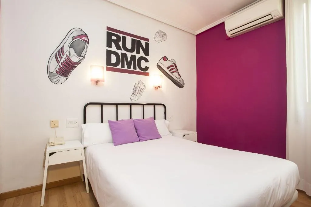 SINGLE STANDARD Room, Casual de la Música Valencia, Valencia