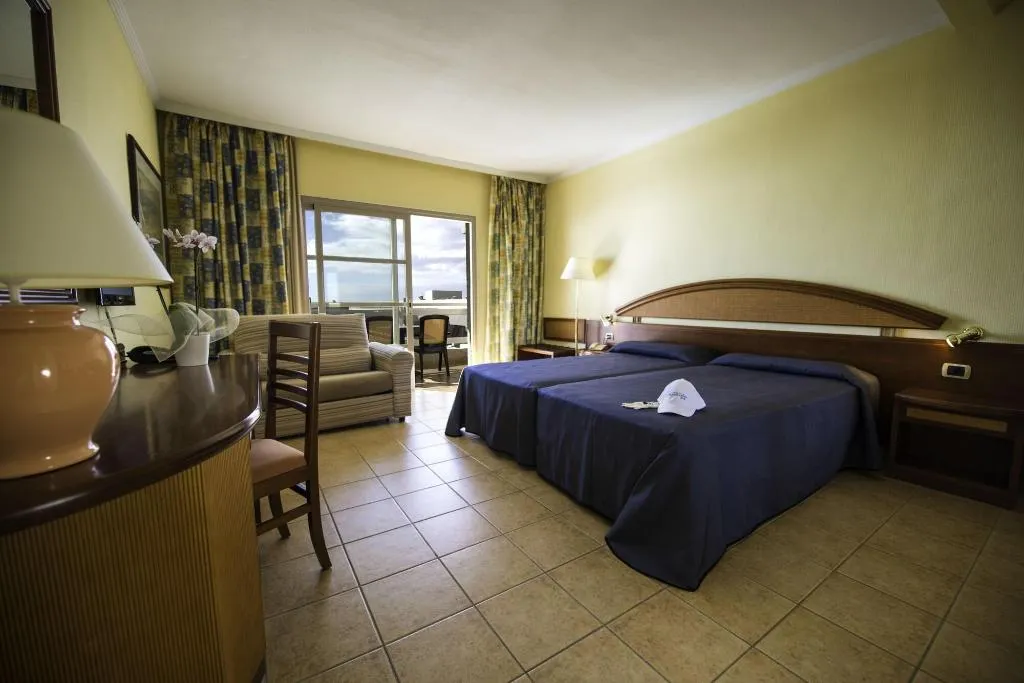 Room, Alua Atlantico Golf Hotel, Tenerife