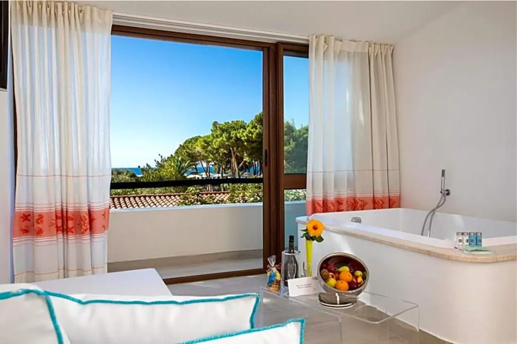 FAMILY ROOM DELUXE SEA VIEW Room, Cormoran Hotel & Residence, Cagliari