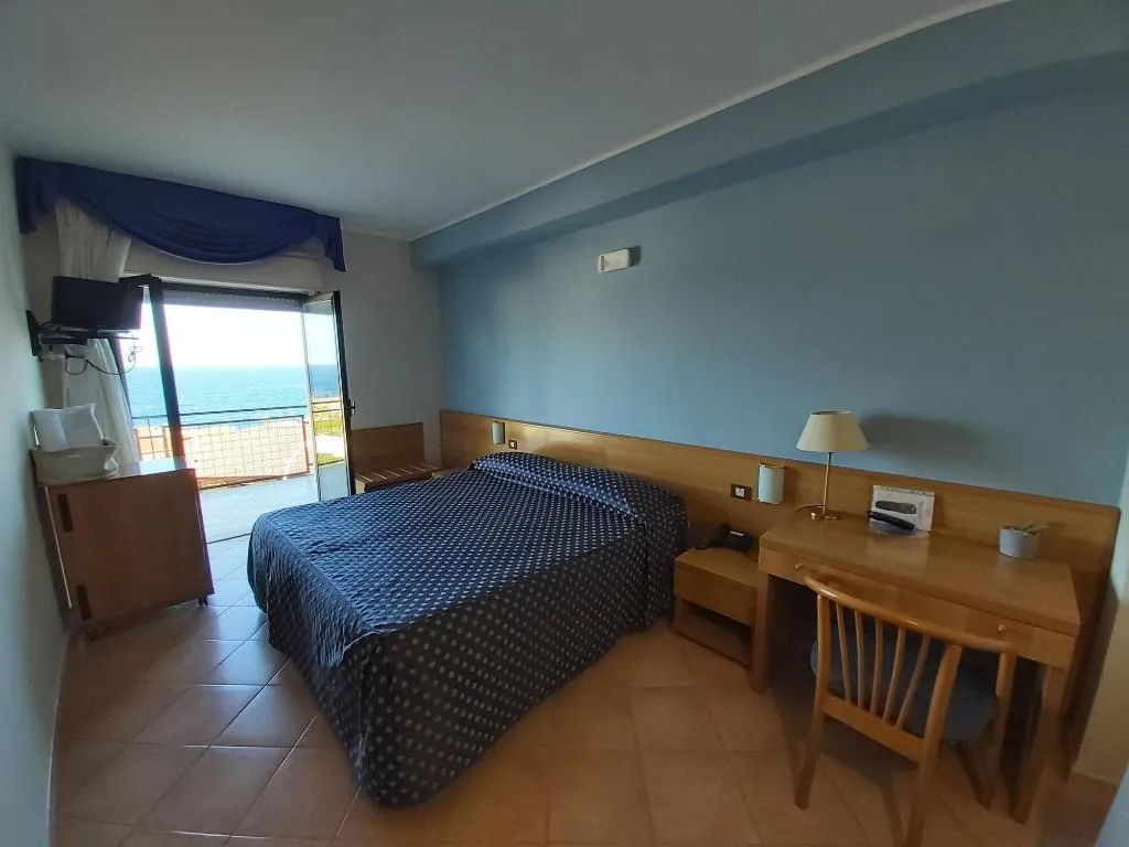 Room, Albergo Lachea, Catania