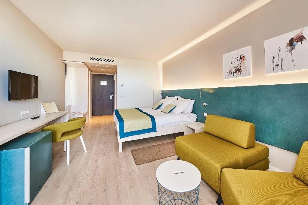 FAMILY ROOM PARK VIEW WITH BALCONY Room, Hotel Sipar Plava Laguna, Istria