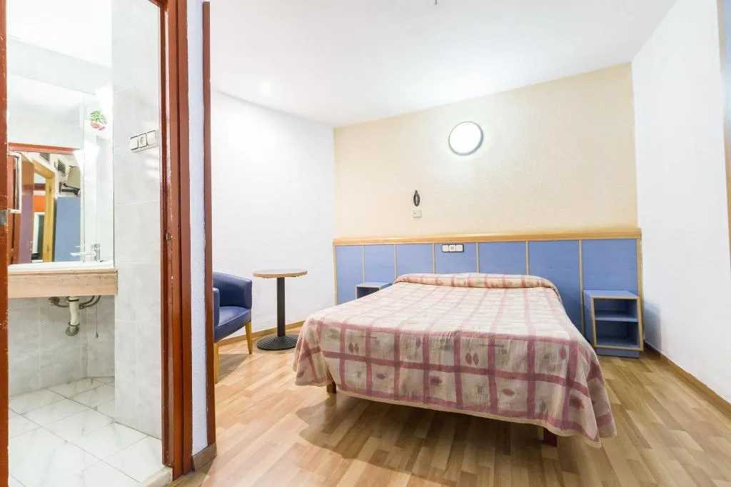 Room, Pensión Miami, Barcelona