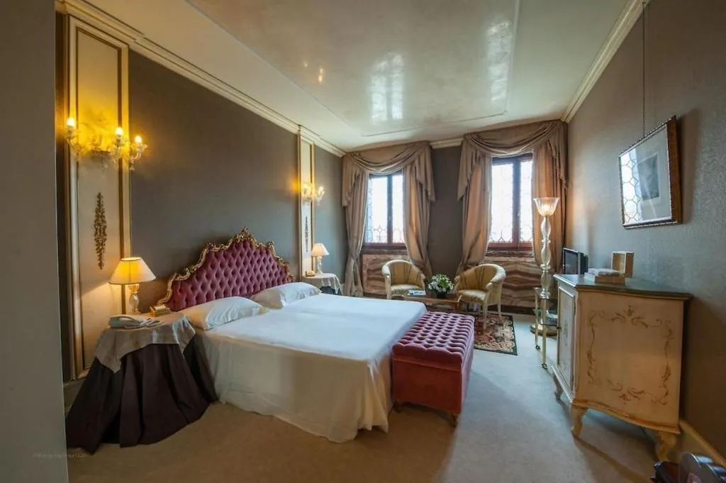 Room, Ca' Sagredo Hotel, Venice