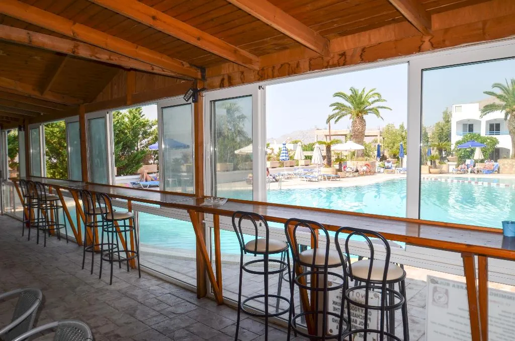 Bar, Studios Coliseum, Rhodes