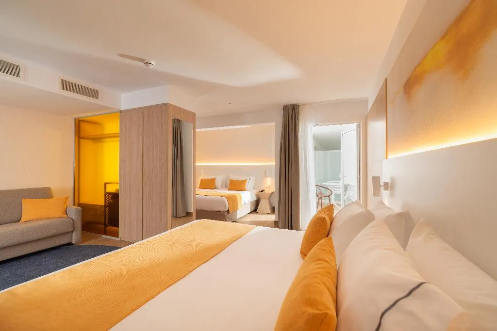 FAMILY ROOM STANDARD Room, L'Azure Hotel, Costa Brava