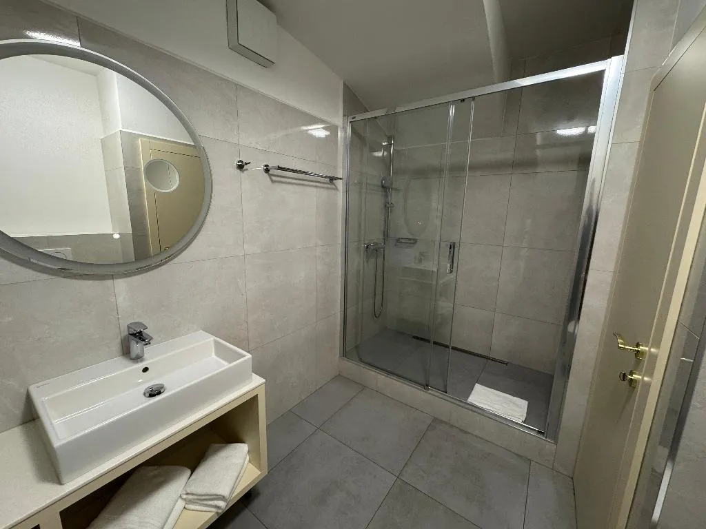 JUNIOR SUITE STANDARD Room, The Golden Wheel, Prague