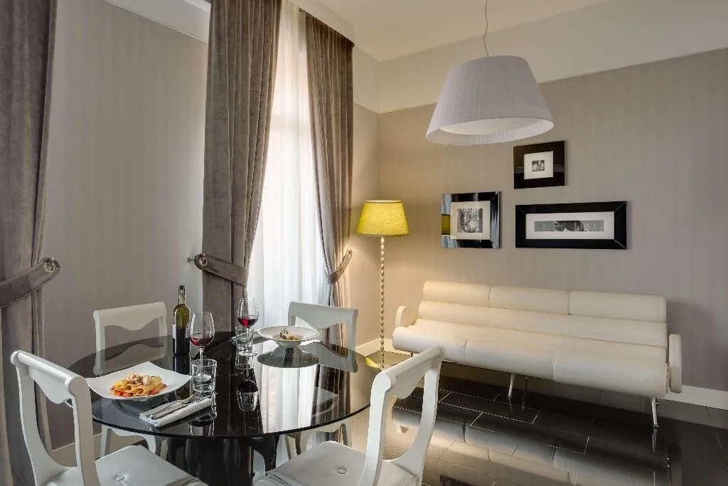 Room, Grand Hotel Palace Rome, Rome