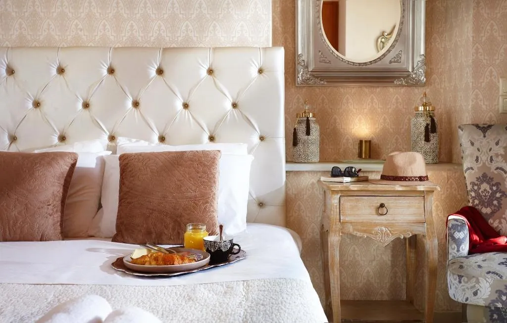 Room, Archontiko - Rethymno Old Town Suites, Crete