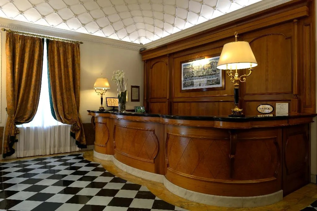 Lobby, Giulio Cesare, Rome
