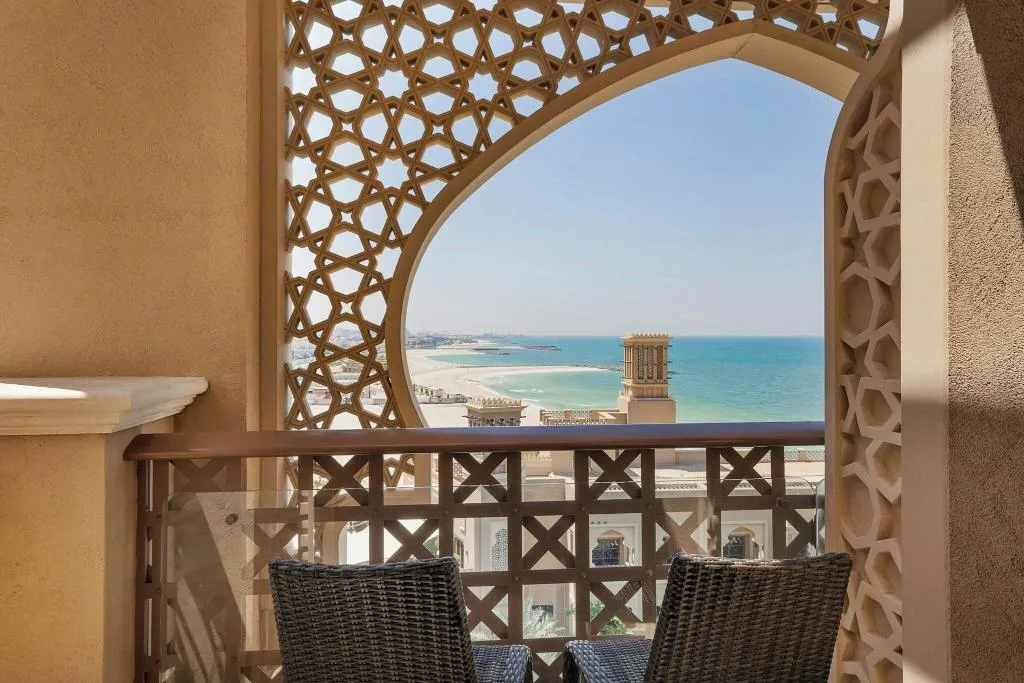 DOUBLE DELUXE KING BED Room, Sheraton Sharjah Beach Resort & Spa, Dubai