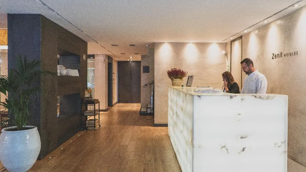 Lobby, Zenit Abeba, Madrid