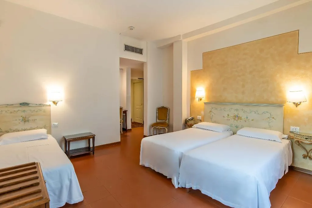 TRIPLE STANDARD Room, Machiavelli Palace, Florence