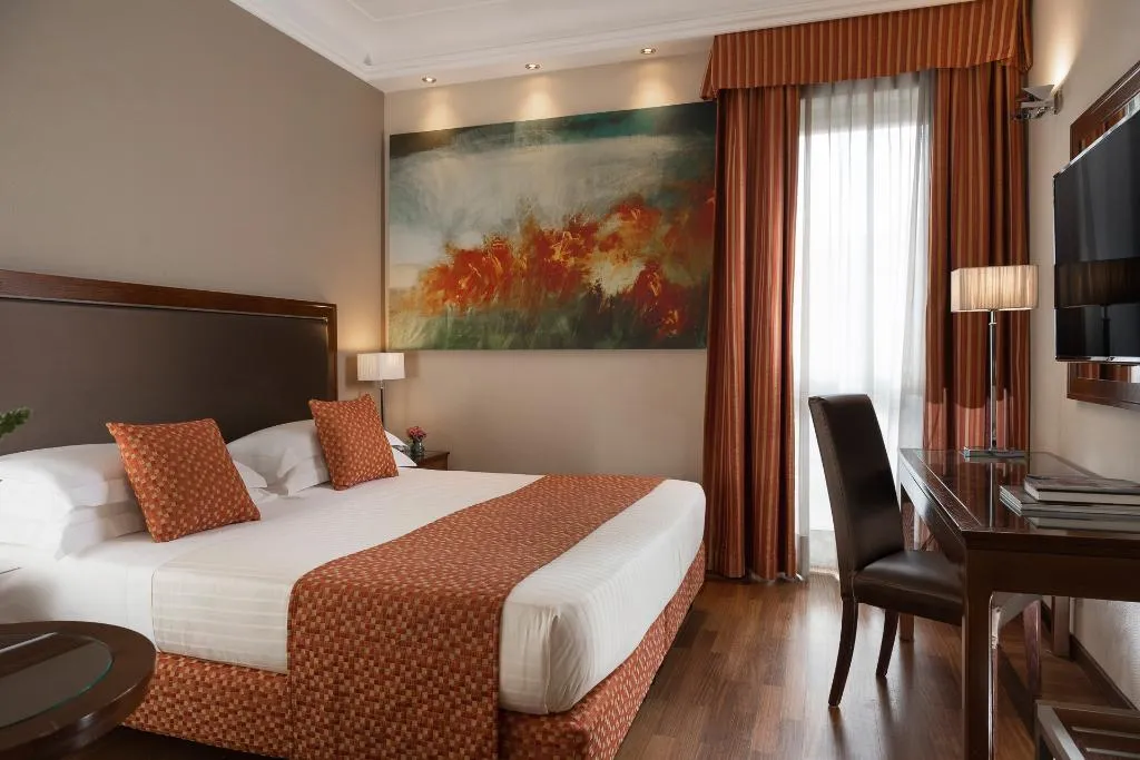 TRIPLE SUPERIOR Room, Grand Hotel Adriatico, Florence