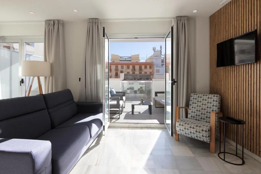 APARTMENT SUPERIOR WITH TERRACE Room, La Milagrosa, Costa Blanca