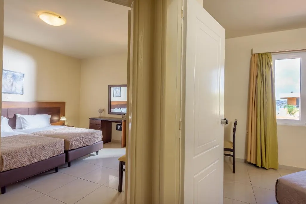 SUITE WITH PRIVATE POOL Room, Theo Hotel, Crete