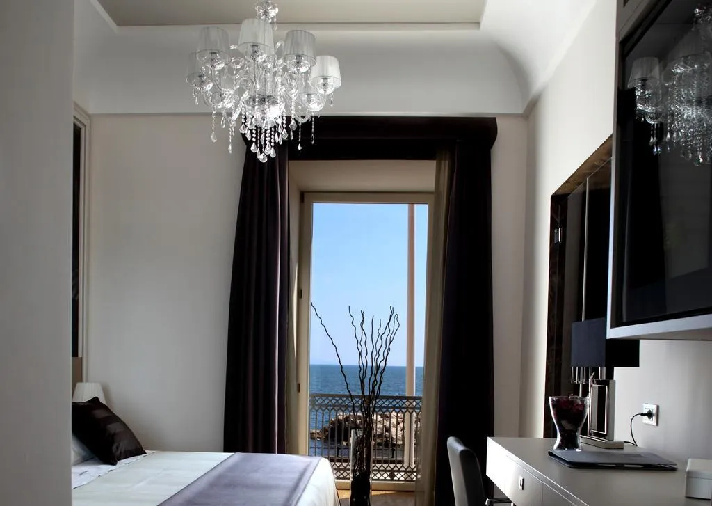 SINGLE DELUXE Room, Partenope Relais, Naples