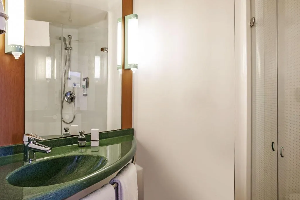 DOUBLE STANDARD Room, Ibis Barcelona Pza Glories 22, Barcelona