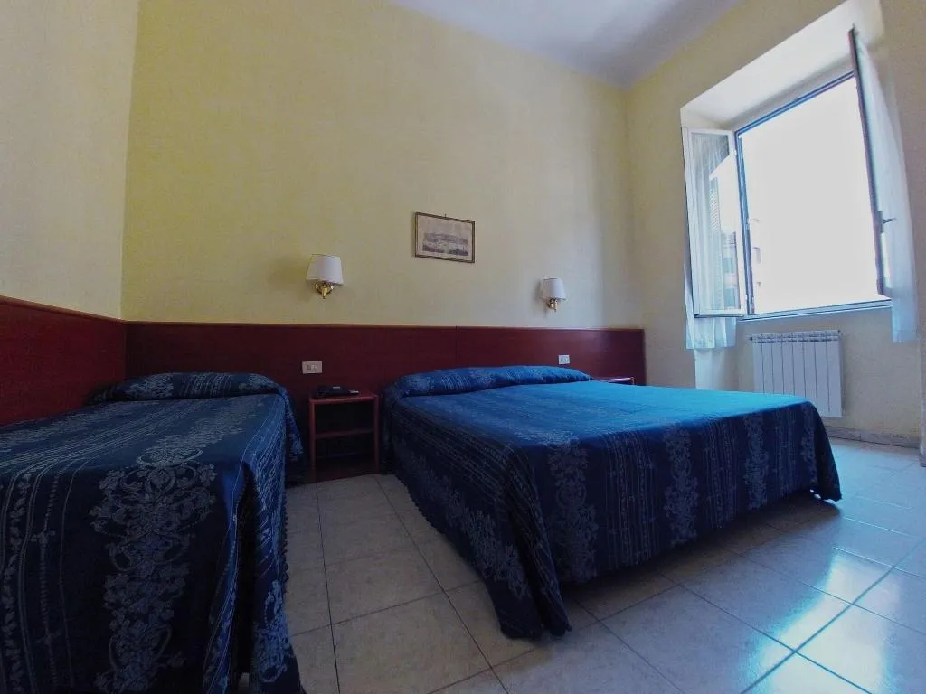 Room, Casali, Naples
