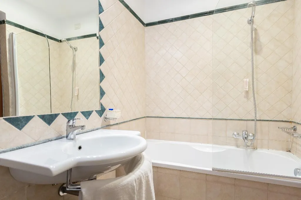 TRIPLE ECONOMY Room, Medici, Rome