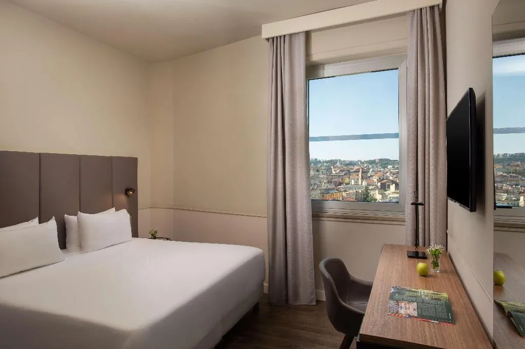 FAMILY ROOM CAPACITY 3 Room, NH Napoli Panorama, Naples