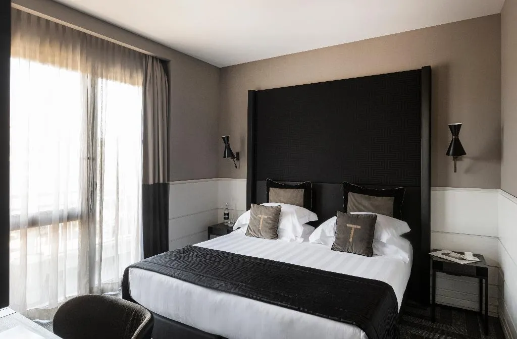 JUNIOR SUITE DELUXE KING BED Room, The Tribune, Part of JDV by Hyatt, Rome