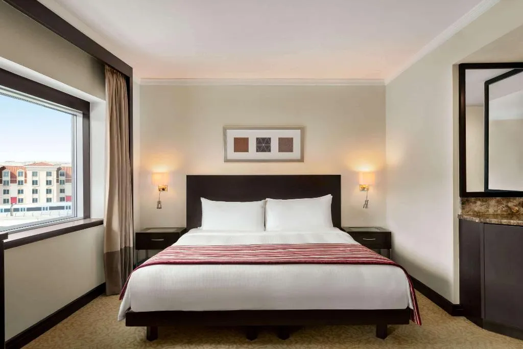 Room, Ramada Plaza by Wyndham Dubai Deira, Dubai