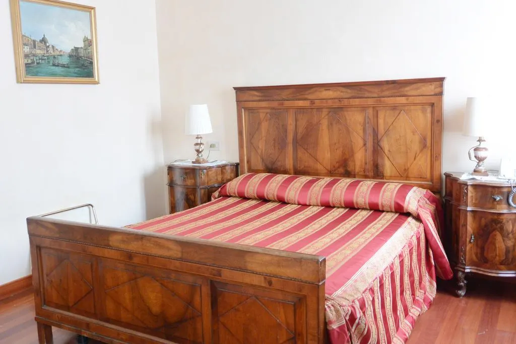 DOUBLE STANDARD Room, San Zulian, Venice