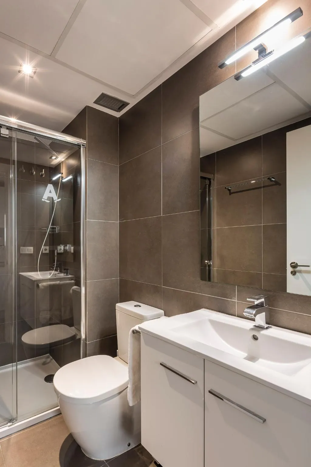 APARTMENT ONE BEDROOM WITH TERRACE Room, Mon Suites Catedral, Valencia